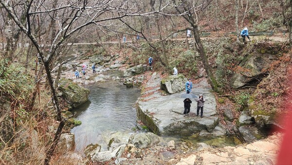  승선교 아래에서 부터 한컷...