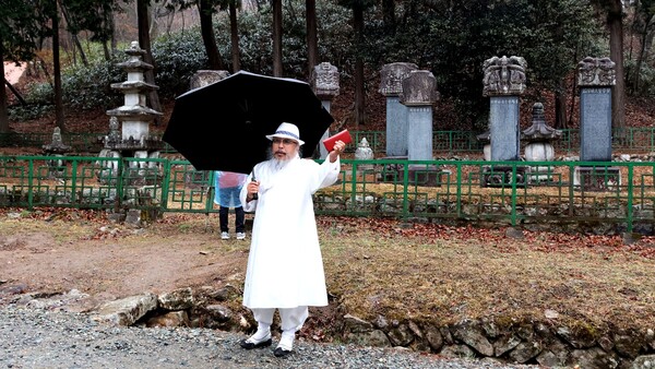 선암사 동부도탑의 상원대조사 스님의 부도의 이야기를 설명 하는 도월