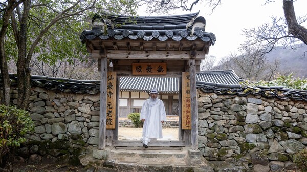 선암사 경내를  한바퀴 돌아보는 달마도월