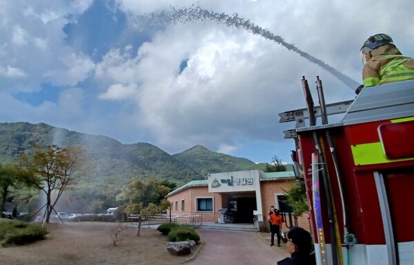 사회복지시설 산불 대피 훈련 모습. [사진=전남도]