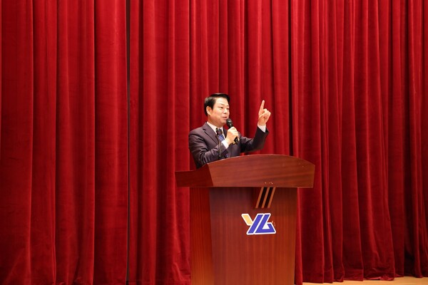 여수광양항만공사 제5대 박성현 사장이 이임사를 하고 있다. [사진=공사]