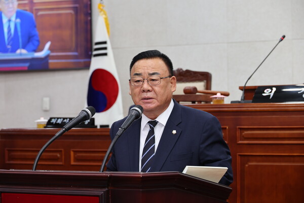 백광철 의원이 장흥군의회 본회의 5분 자유발언을 하고 있다. [사진=장흥군의회]